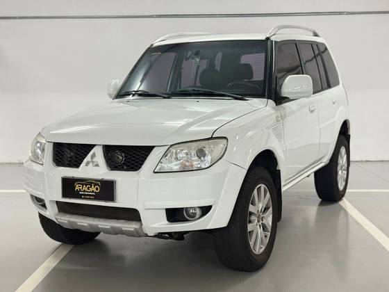 MITSUBISHI PAJERO TR4 2.0 4X2 16V 140CV FLEX 4P AUTOMÁTICO MITSUBISHI PAJERO TR4 2.0 4X2 16V 140CV FLEX 4P AUTOMÁTICO
